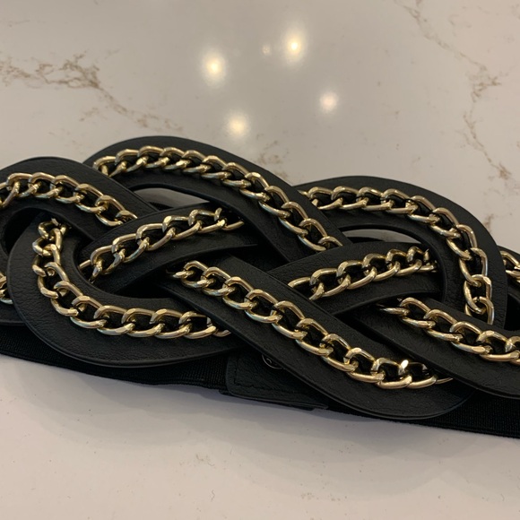 Black Faux Leather Gold Link Knotted Stretchy Belt With Snap Closure Size Medium - Picture 2 of 7
